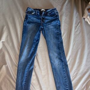Selling dark washed skinny jeans!